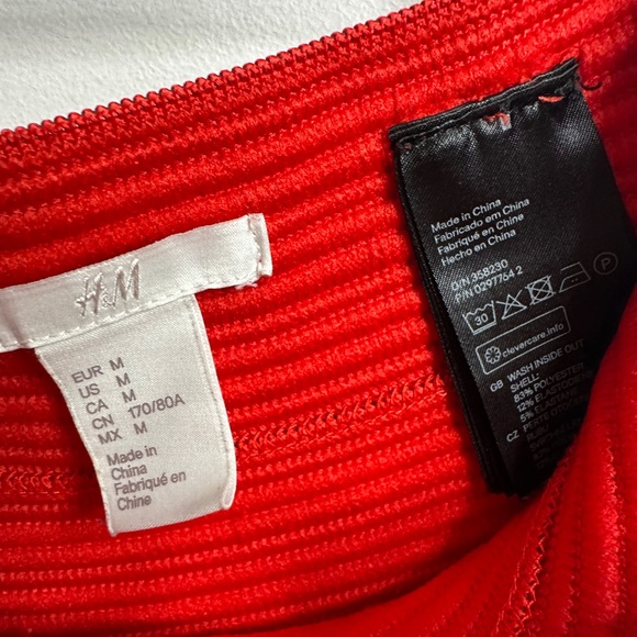 H&M Stretch Pull On Ribbed A-line Skirt Size Medium Bright Red Elastic Waist - Picture 7 of 12